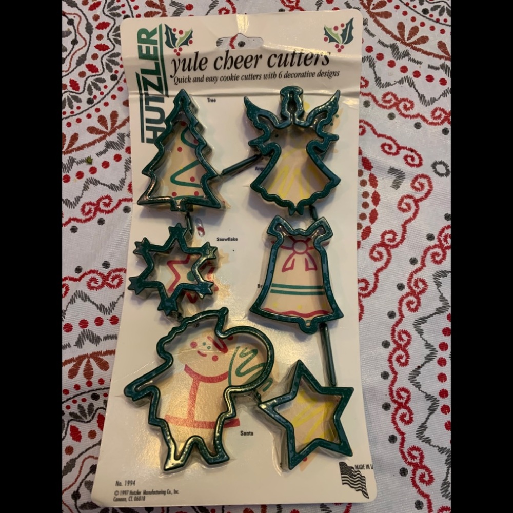 Hutzler yule cheer cutters NEW